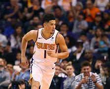 钱伯斯队团结一心,摧枯拉朽的简单介绍 钱伯斯队团结一心,摧枯拉朽的简单介绍