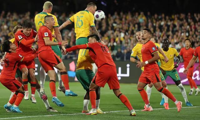 争分夺秒,亚洲球队奋勇拼搏 争分夺秒,亚洲球队奋勇拼搏